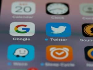 l'impatto dei social media: una gara alla perfezione